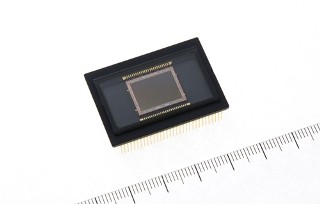 シャープ、交通監視用カメラ向けに1/1型600万画素のCCD3機種を発表