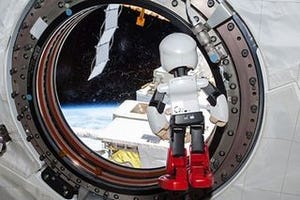 トヨタら、ロボット宇宙飛行士「KIROBO(キロボ)」の地球帰還を発表