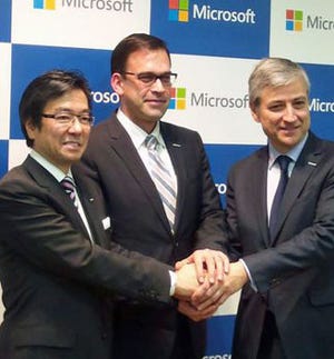 日本マイクロソフト、現社長・樋口氏と新社長・平野氏が会見