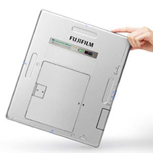富士フイルム、四切サイズのカセッテサイズデジタルX線画像診断装置を発表