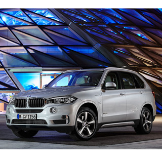 BMW、「X5」のプラグインハイブリッド「xDrive40e」を発表 (画像33枚)