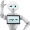 「Pepper」がイオンモールのコンシェルジュに