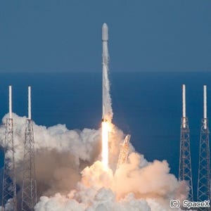 スペースX、ロケットの船への着地に3回連続成功 - タイの衛星打ち上げにも