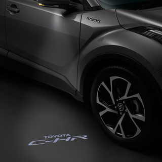 トヨタ、新型コンパクトSUV「C-HR」の日本仕様を公開 - 発売は2016年末