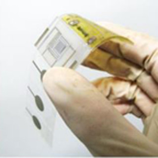 大阪府立大、印刷で作製できる絆創膏型のウェアラブルデバイスを開発