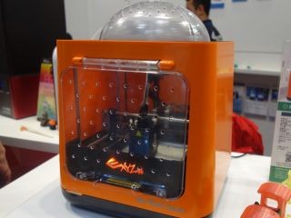 XYZプリンティング、未発売の3Dプリンタ「ダヴィンチ Nano」を披露 - 第8回教育ITソリューションEXPO