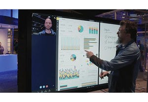 Creators Update適用の「Surface Hub」はどんな会議を創り出す？