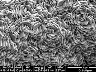 水素と酸素両方の発生に使える新規触媒、白金不使用で実現 - ライス大