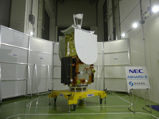 NECが地球観測衛星「ASNARO-2」を公開 - 小型衛星市場への本格参入を目指す