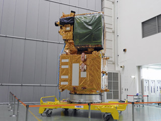JAXA、気候変動の予測精度向上を目指した観測衛星「しきさい」の機体を公開