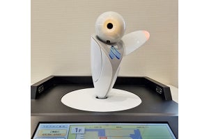 広島銀行、富士通のロボット「ロボピン」で来店客案内の実証実験