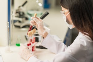 がん光免疫療法の実用化を目指す - 島津製作所とNCI、共同研究契約を締結