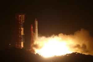 JAXA、「ASNARO-2」を乗せたイプシロン3号機を打ち上げ