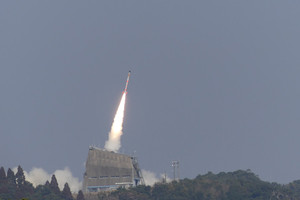 JAXA、超小型衛星「TRICOM-1R」を搭載したSS-520 5号機を打ち上げ
