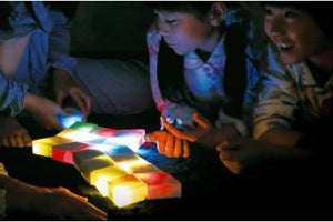 「ゆらぎ」を感知、インタラクティブに光る知育玩具を発表