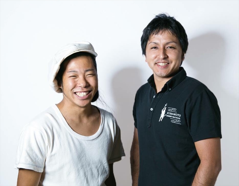 「竹あかり演出」制作・プロデュース会社の「CHIKAKEN(ちかけん)」創設者の池田親生(ちかお)さん(写真左)と、三城賢士さん(写真右)