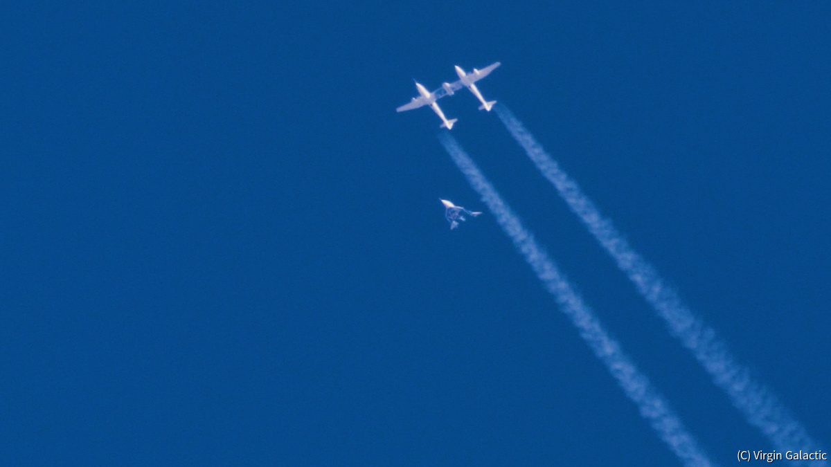 滑空飛行試験をするスペースシップツー