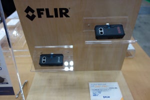 スマホで使える赤外線サーモグラフィカメラ「FLIR ONE Pro」