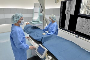 島津製作所、血管撮影システム向けオプションに血管強調機能を追加