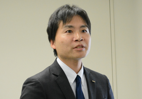 KDDI 商品・CS統括本部 商品戦略部 商品1G 課長補佐の杉田博司氏