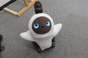 GROOVE Xが家庭用ロボット「LOVOT」を発表、2体セットで2019年秋冬に発売へ