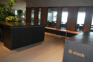 Slackが新オフィスを公開 - 米国からバターフィールドCEOも来日