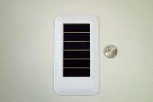 シャープ、色素増感太陽電池でバッテリレスを実現したビーコンを発売