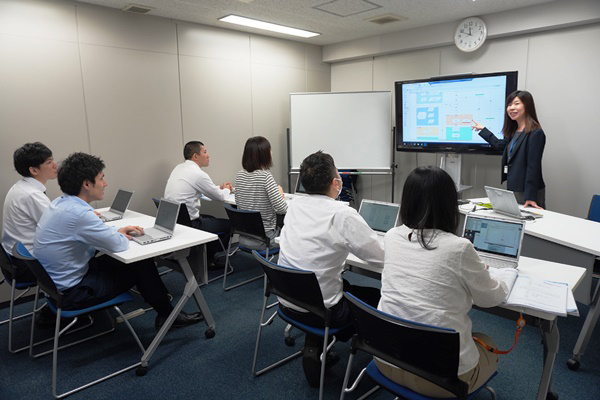 「デジタルレイバーアカデミー」の授業風景
