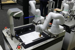 デンソーウェーブの押印ロボットは「押印だけ」じゃなかった！
