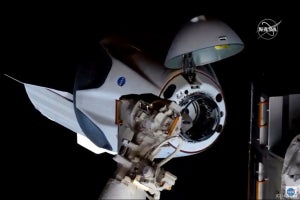スペースX「クルー・ドラゴン」有人宇宙船、ISSとのドッキングに成功