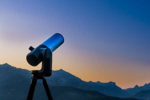 明るい都市部でも手軽に天体観測できるスマホ連携望遠鏡が+Styleより発売