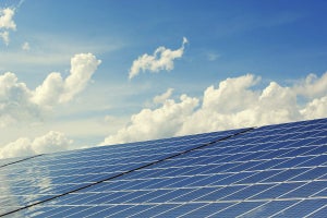 NEDO、脱炭素社会を実現するための「太陽光発電開発戦略2020」を公表