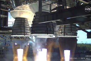 NASAの巨大ロケット「SLS」、エンジン試験で問題発生 - 24年の月着陸に暗雲
