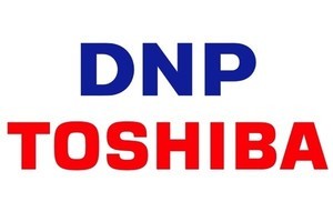 DNP×東芝エレベータ、エレベーター内デジタルサイネージで事業提携