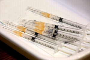 富士通、新型コロナワクチン接種川崎工場3万人分から開始