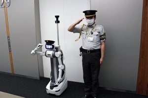 自動でエレベーター移動可能なロボット「ugo」と警備DX - 大成