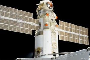 ロシアの宙飛ぶ研究室「ナウーカ」、ISSへ結合 - 四半世紀に渡る苦闘の軌跡