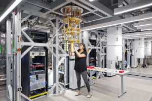IBM、量子コンピューティングの新ロードマップ - 25年に4000量子ビットのシステム