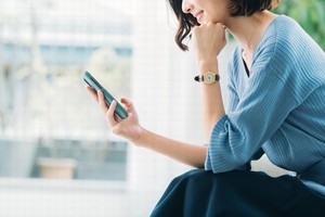 インターネット利用、96％がスマホから - 女性で「スマホのみ」の利用者増が顕著