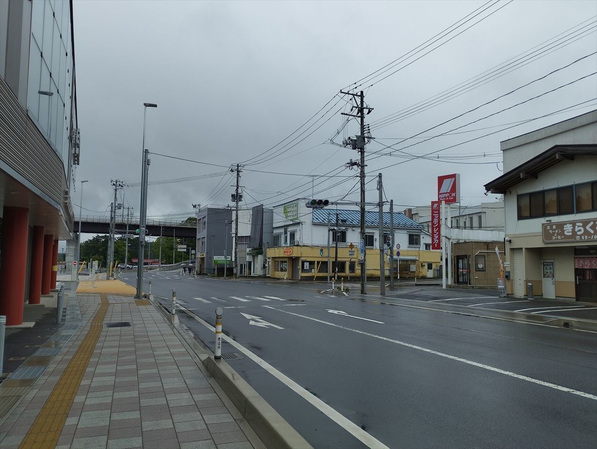 三沢駅前