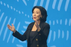 3年ぶりの会場開催、Oracle CEOがクラウド移行への勇気を語る- Oracle CloudWorld 2022