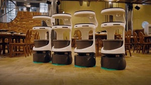 配膳ロボット「Servi アイリスエディション」に5台同時稼働も可能な新機能
