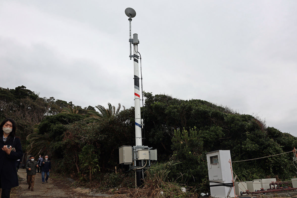 初島に設置した基地局