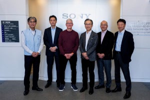 Appleのティム・クックCEOが熊本のソニーCMOSイメージセンサ工場を訪問