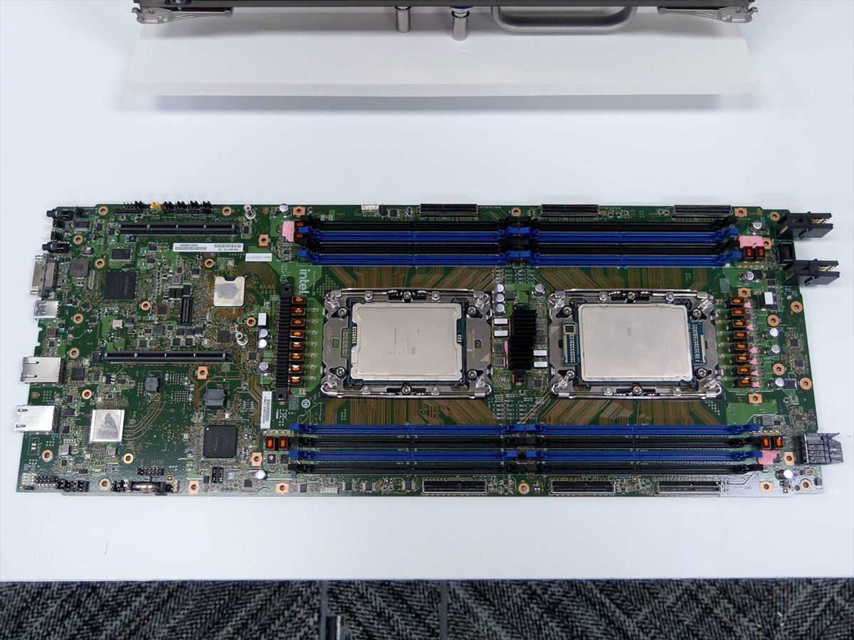 左がXCC、右がHBM