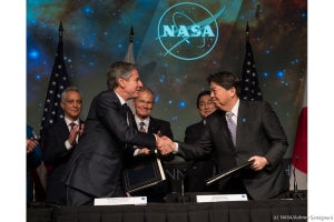 「日・米宇宙協力に関する枠組協定」に林外務大臣がNASA本部で署名