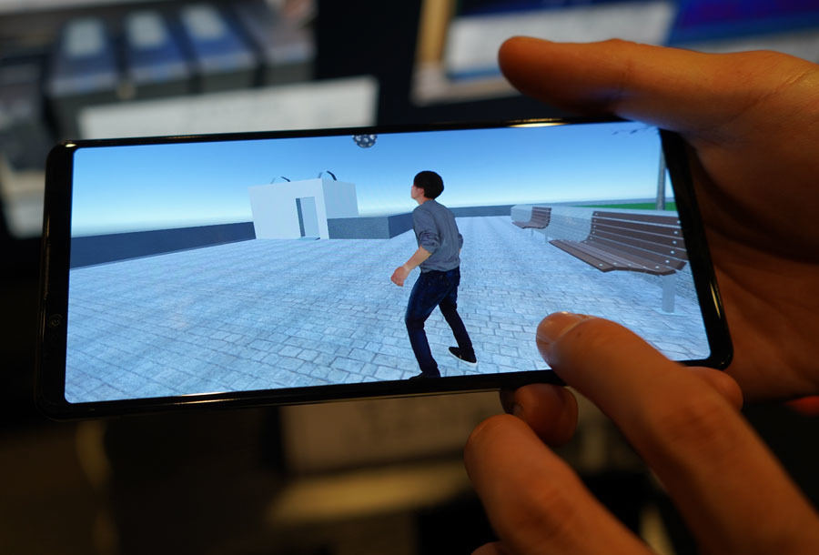 V-PCC方式で圧縮した3D点群データの展示。スマートフォンに映し出された3Dを360度ビューで見ることができた