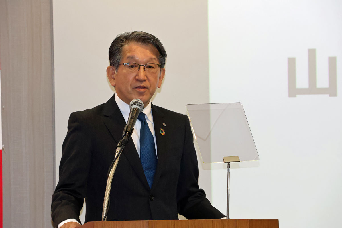 山下良則氏