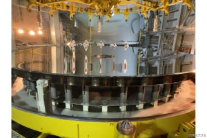 すばる望遠鏡、直径8.3mの主鏡の再蒸着を5年ぶりに実施！