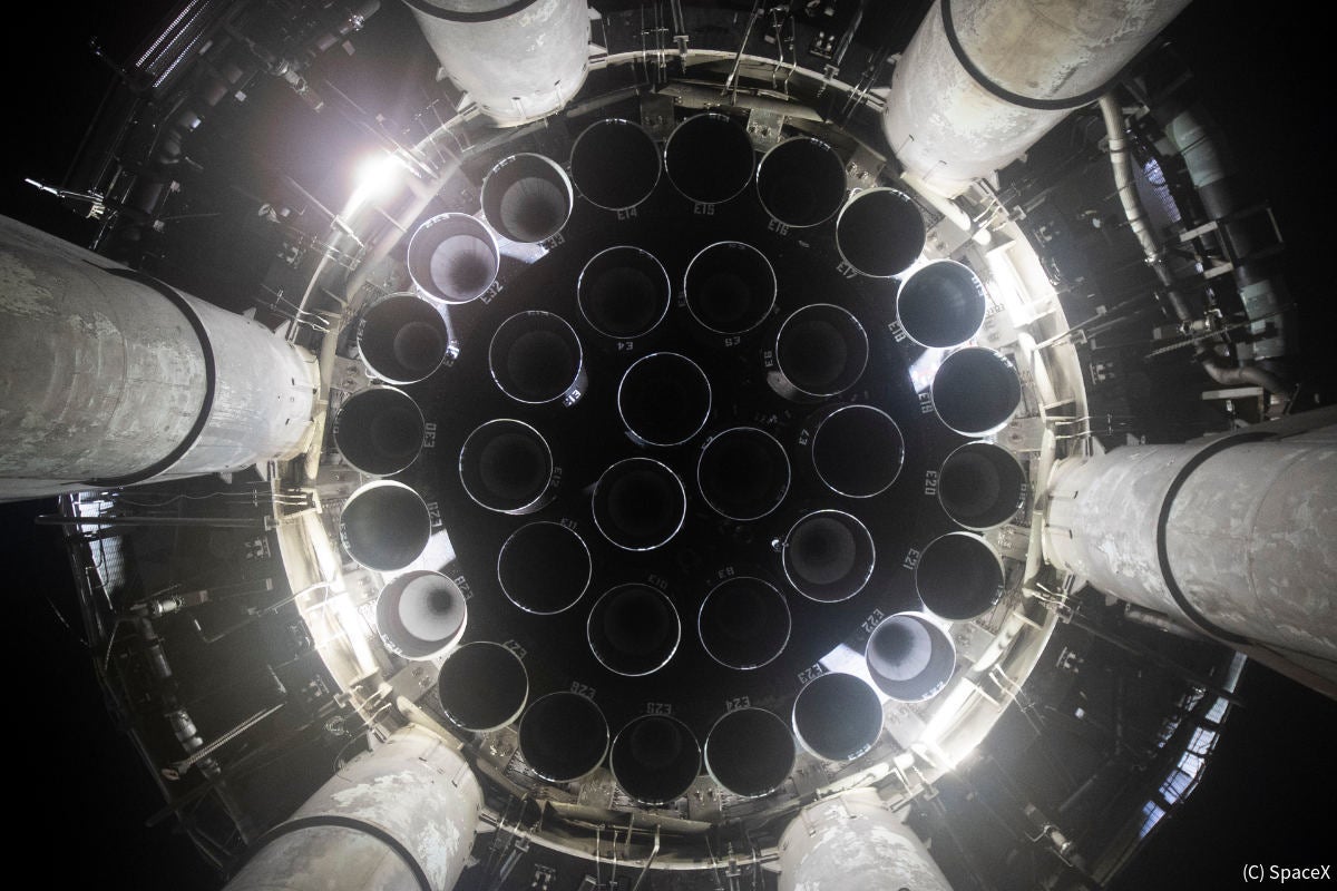 スペースXの「スーパー・ヘヴィ」ロケット、エンジン“33基”の燃焼試験